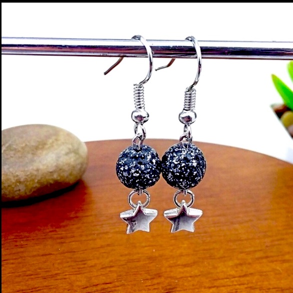 Nwt- Lava Stone Bead Star Silver Earrings 18$